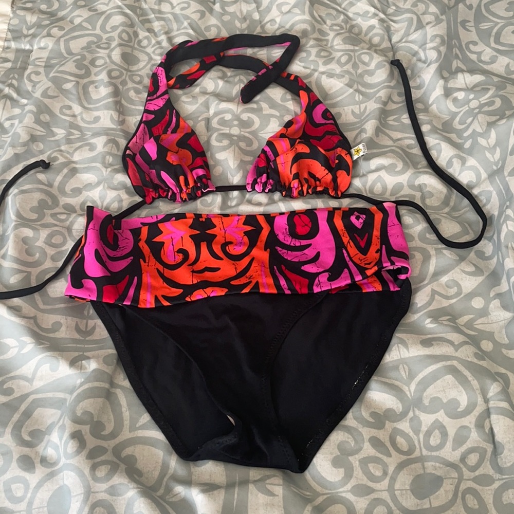 Mid-rise bikini